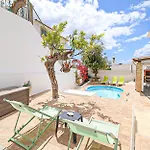 Tibouchina Villa