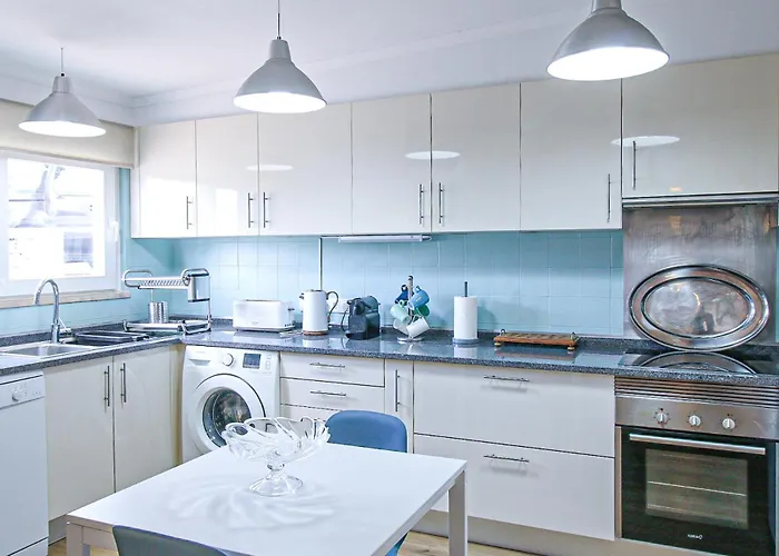 Tibouchina Βίλα Αλμπουφέιρα